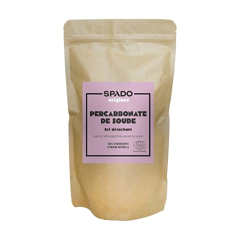 Poudre blanche de percarbonate de soude dans une coupelle en céramique mate